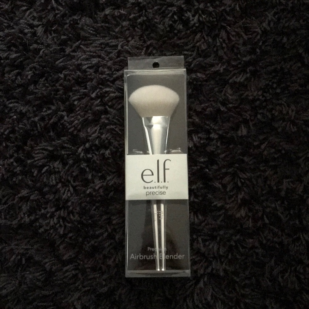 e.l.f. Beautifully precise airbrush blender